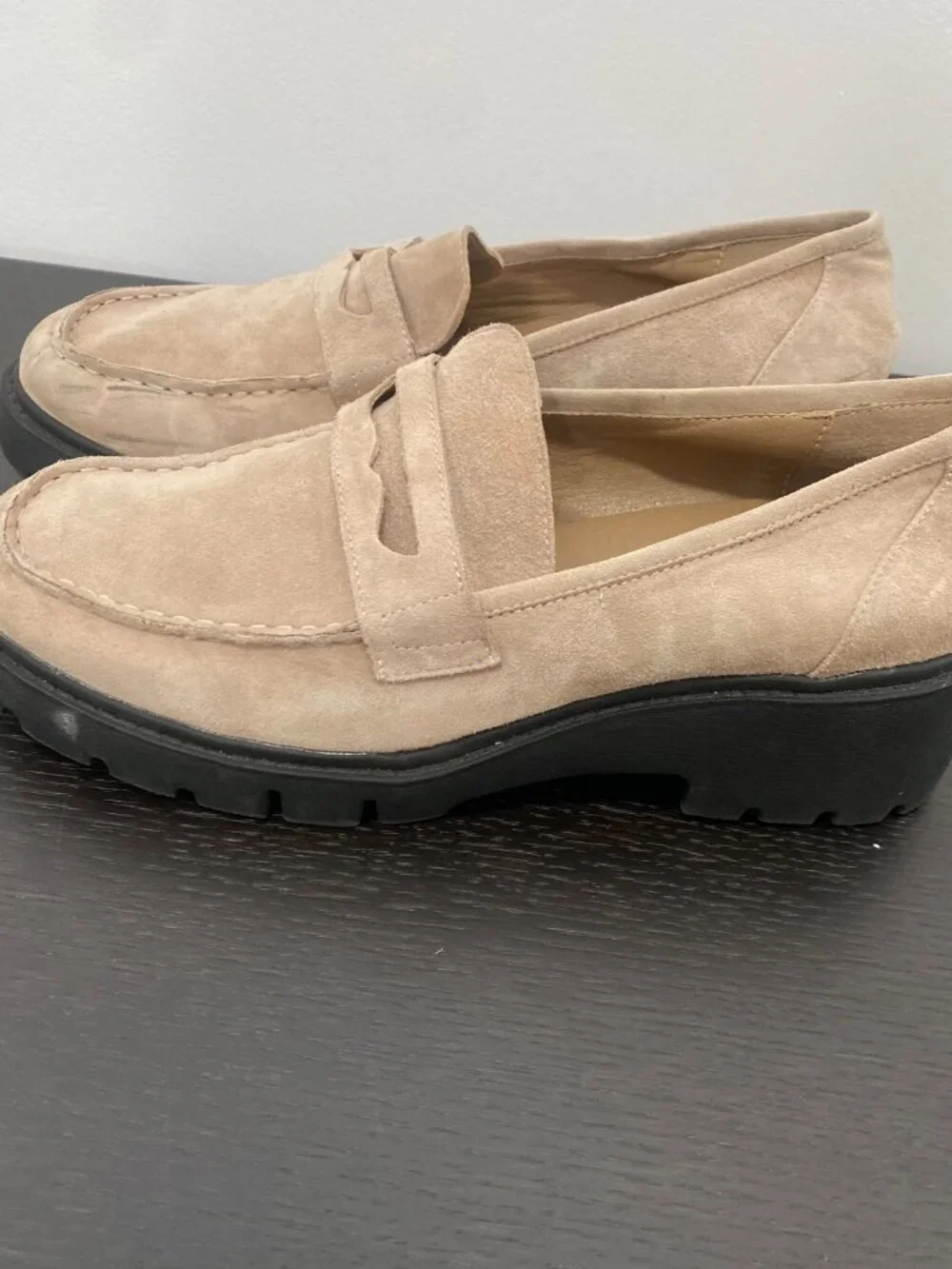 Silent D silent suede